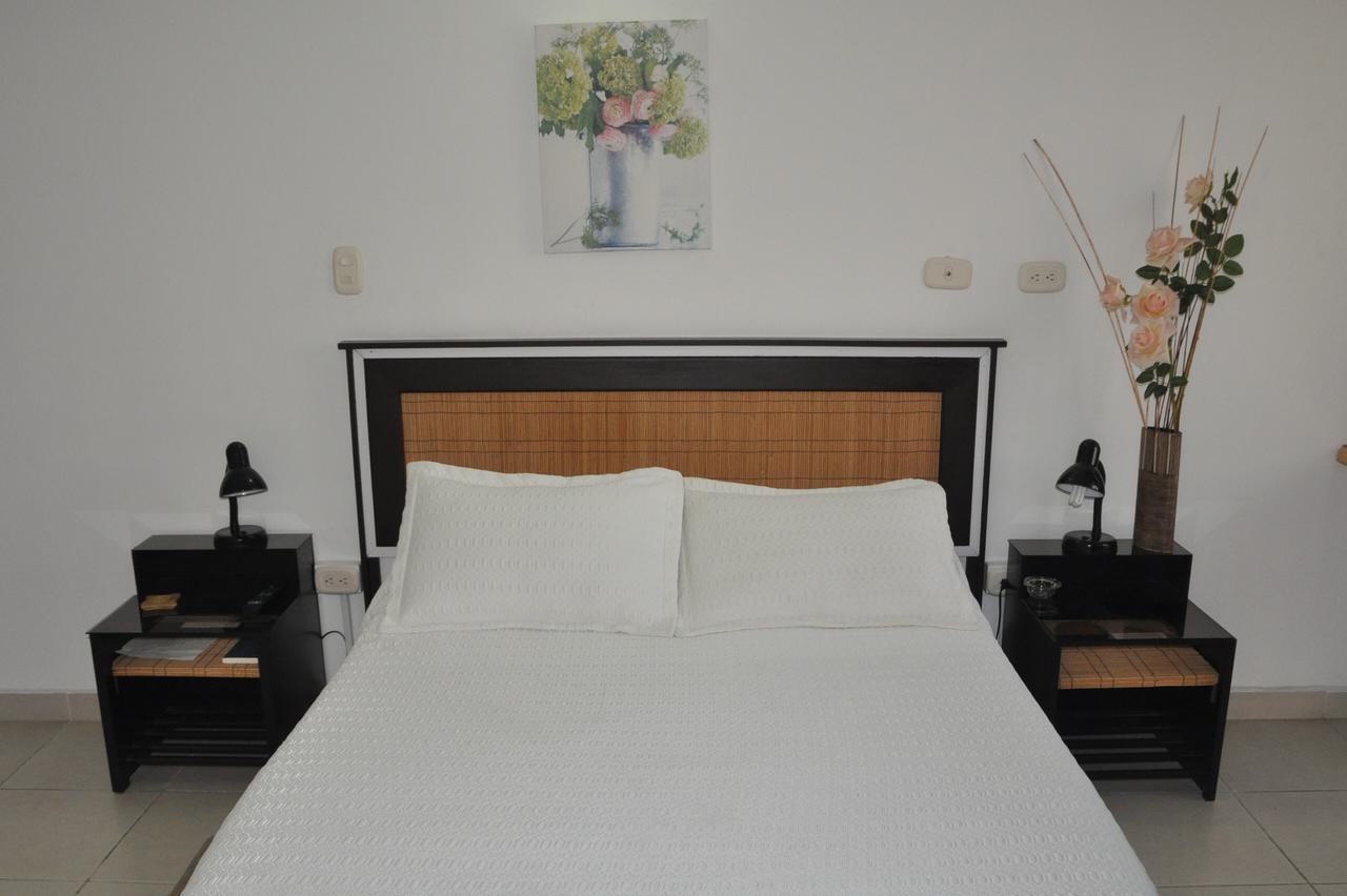 Hotel Meson De Las Flores Армения Екстериор снимка